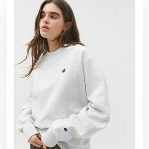 Champion Reverse Weave Boyfriend Crew Sweatshirt in Grey (M)